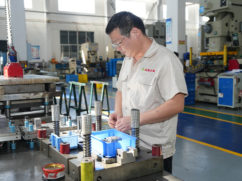 Perfekcja tłoczenia aluminiowego - precyzyjne tworzenie części stemplowania aluminiowych