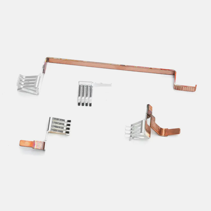 Plane z miedzianymi częściami tłocznymi